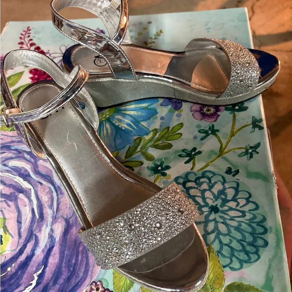 Elegant Silver Women's Sandals